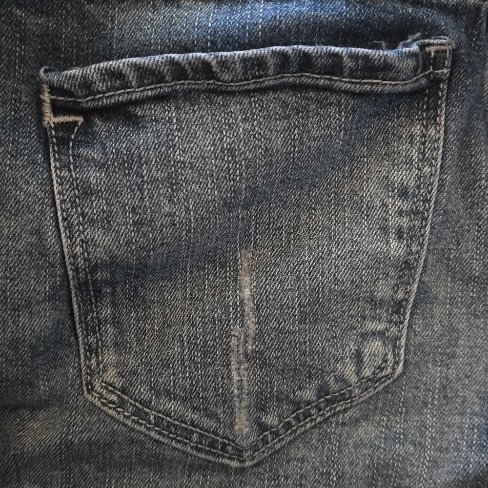Old Navy Boyfriend Jean Shorts Women's Size 4 Medium Blue Denim Distressed Rips - Picture 8 of 12